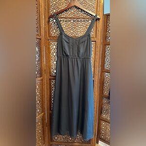 🚺 Fossil gray 100% silk dress